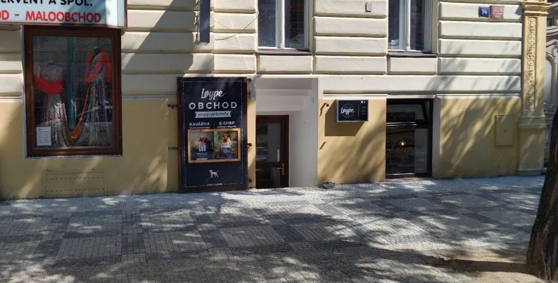 Loype - Dog store & café